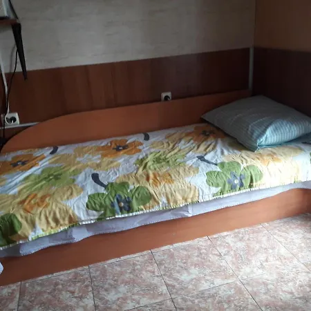 Апартамент За Нощувки В Удобство---- В Центъра На Бургас Зад Новата Поща
